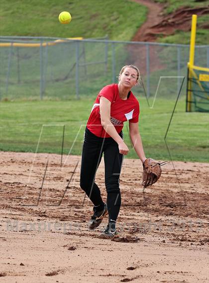 Thumbnail 3 in Seymour vs. Maryville (Foothills Classic) photogallery.