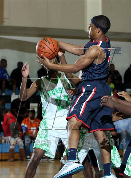 Thumbnail 2 in Dorsey vs. Brentwood School (Price Showcase) photogallery.