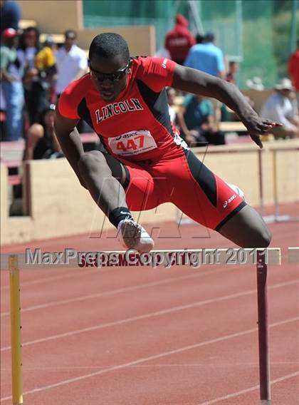 Thumbnail 3 in Sacramento Meet of Champions (Boys Hurdles) photogallery.
