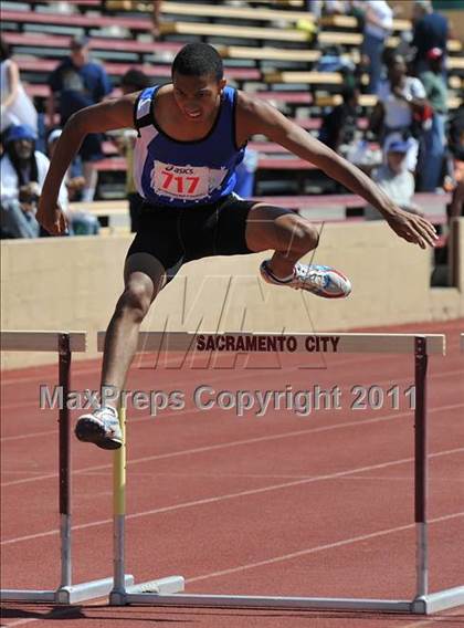 Thumbnail 3 in Sacramento Meet of Champions (Boys Hurdles) photogallery.