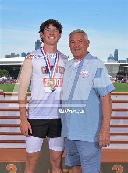 Thumbnail 3 in UIL 2A Track and Field State Finals (Awards) photogallery.