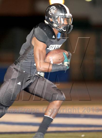 Thumbnail 2 in JSerra Catholic @ Servite photogallery.