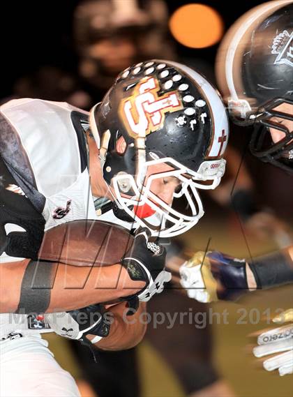 Thumbnail 3 in JSerra Catholic @ Servite photogallery.