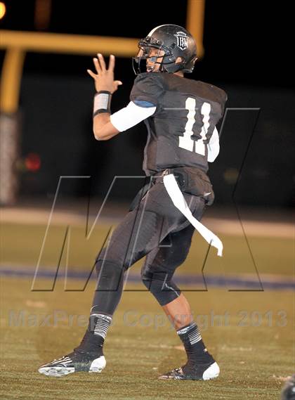 Thumbnail 2 in JSerra Catholic @ Servite photogallery.