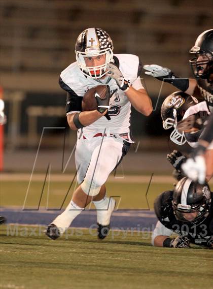 Thumbnail 2 in JSerra Catholic @ Servite photogallery.