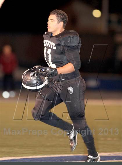 Thumbnail 2 in JSerra Catholic @ Servite photogallery.