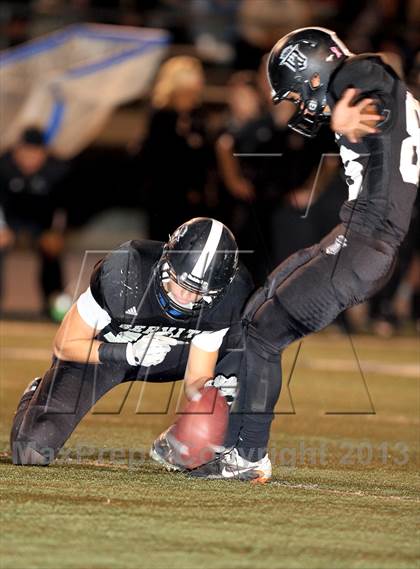 Thumbnail 2 in JSerra Catholic @ Servite photogallery.