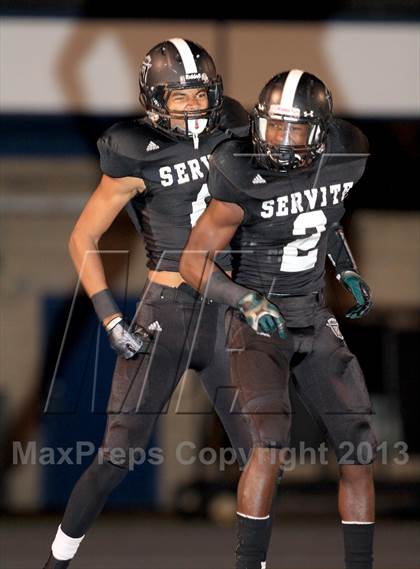 Thumbnail 2 in JSerra Catholic @ Servite photogallery.