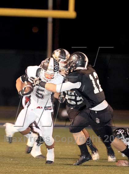 Thumbnail 3 in JSerra Catholic @ Servite photogallery.