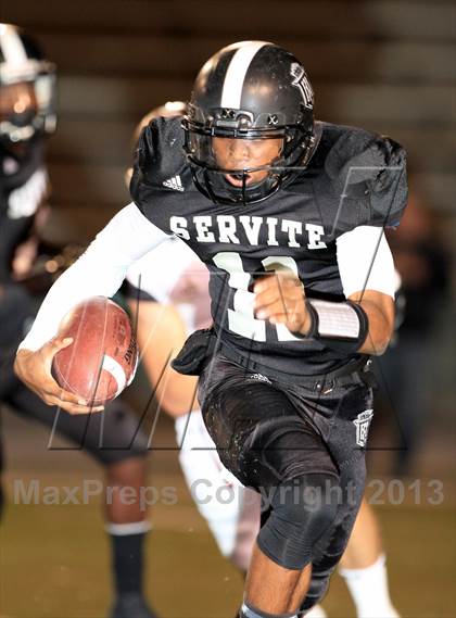 Thumbnail 2 in JSerra Catholic @ Servite photogallery.