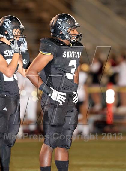 Thumbnail 3 in JSerra Catholic @ Servite photogallery.
