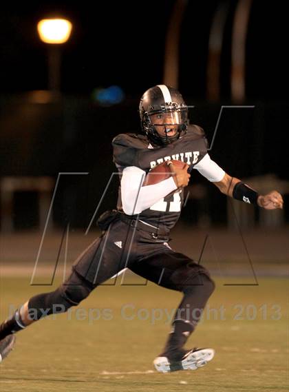 Thumbnail 2 in JSerra Catholic @ Servite photogallery.