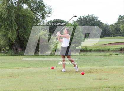 Thumbnail 3 in UIL 3A Golf Finals photogallery.