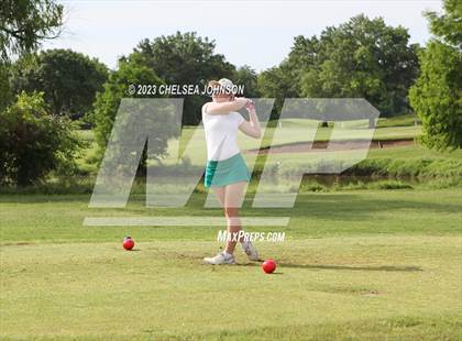 Thumbnail 2 in UIL 3A Golf Finals photogallery.