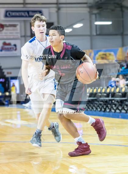 Thumbnail 1 in Santa Cruz vs Los Altos (Santa Cruz Warriors Invitational Tournament) photogallery.