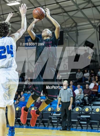 Thumbnail 1 in Santa Cruz vs Los Altos (Santa Cruz Warriors Invitational Tournament) photogallery.