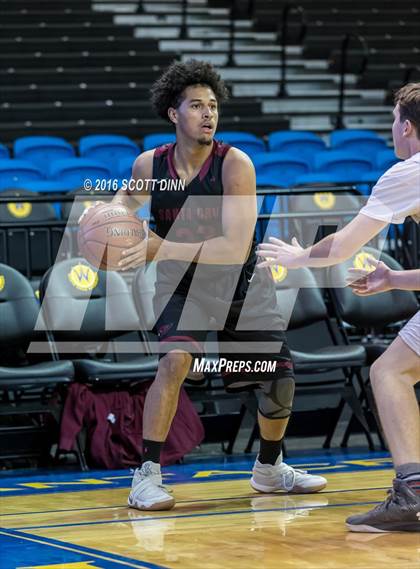 Thumbnail 1 in Santa Cruz vs Los Altos (Santa Cruz Warriors Invitational Tournament) photogallery.