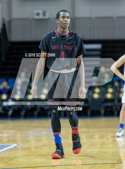 Thumbnail 2 in Santa Cruz vs Los Altos (Santa Cruz Warriors Invitational Tournament) photogallery.