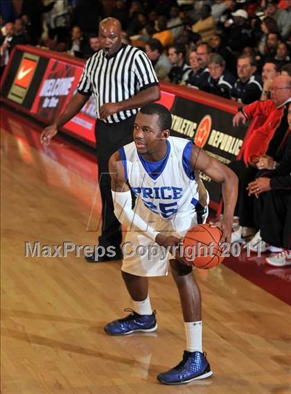 Thumbnail 3 in Price @ Mater Dei (Nike Extravaganza) photogallery.