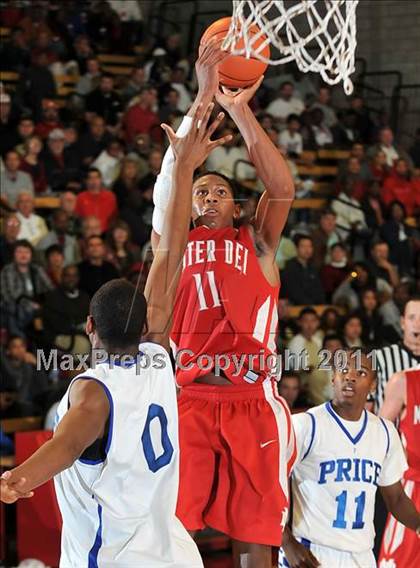 Thumbnail 3 in Price @ Mater Dei (Nike Extravaganza) photogallery.