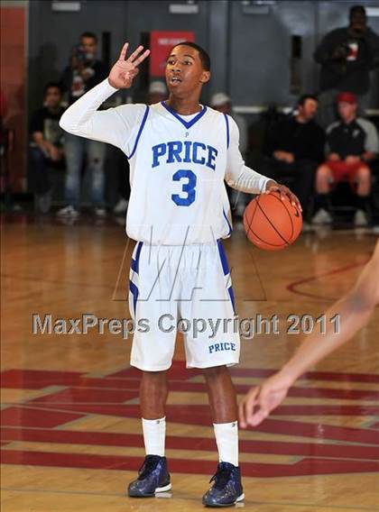Thumbnail 2 in Price @ Mater Dei (Nike Extravaganza) photogallery.