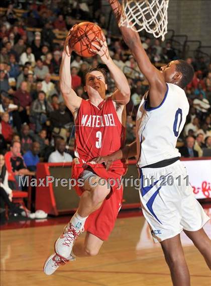 Thumbnail 2 in Price @ Mater Dei (Nike Extravaganza) photogallery.