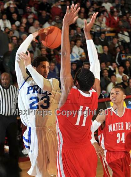 Thumbnail 2 in Price @ Mater Dei (Nike Extravaganza) photogallery.