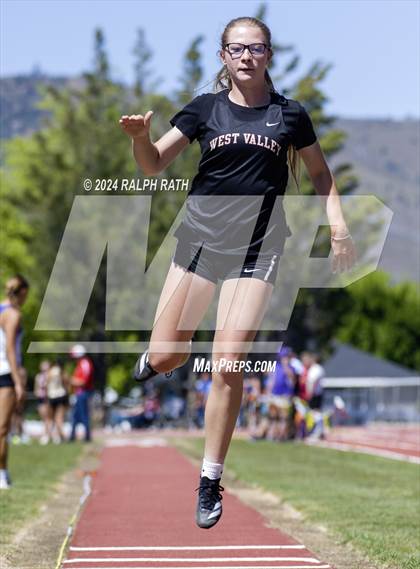 Thumbnail 3 in CIF NS Division 2 Finals (Triple Jump) photogallery.