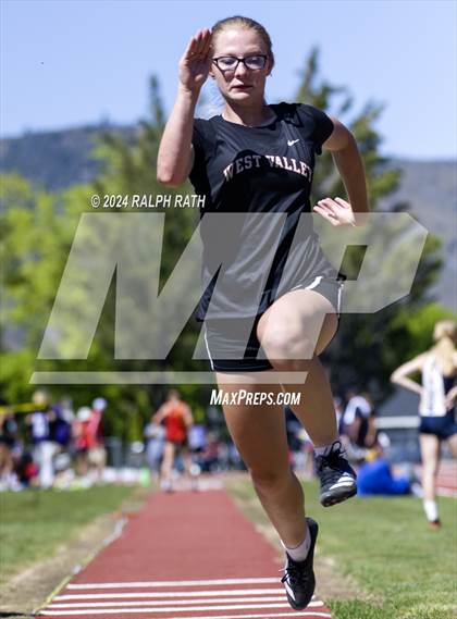 Thumbnail 3 in CIF NS Division 2 Finals (Triple Jump) photogallery.