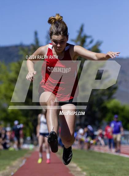 Thumbnail 2 in CIF NS Division 2 Finals (Triple Jump) photogallery.