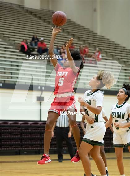 Thumbnail 3 in Reagan [Ronald] vs Taft photogallery.