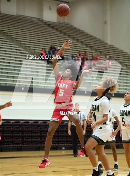 Thumbnail 1 in Reagan [Ronald] vs Taft photogallery.