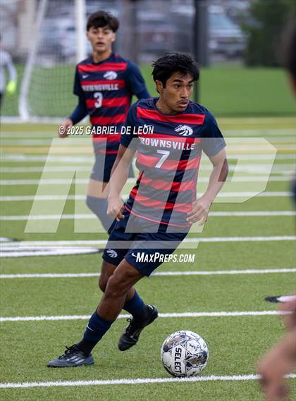 Thumbnail 2 in Veterans Memorial vs. Bowie (Uil Region IV 6A D2 Soccer Semifinals ) photogallery.