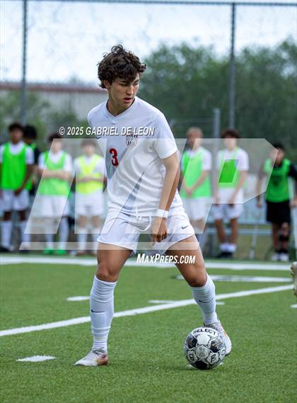 Thumbnail 1 in Veterans Memorial vs. Bowie (Uil Region IV 6A D2 Soccer Semifinals ) photogallery.