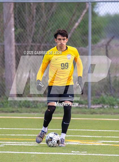 Thumbnail 2 in Veterans Memorial vs. Bowie (Uil Region IV 6A D2 Soccer Semifinals ) photogallery.