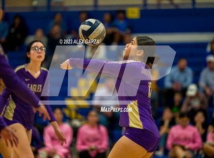 Thumbnail 1 in Alamo Heights @ Burbank photogallery.