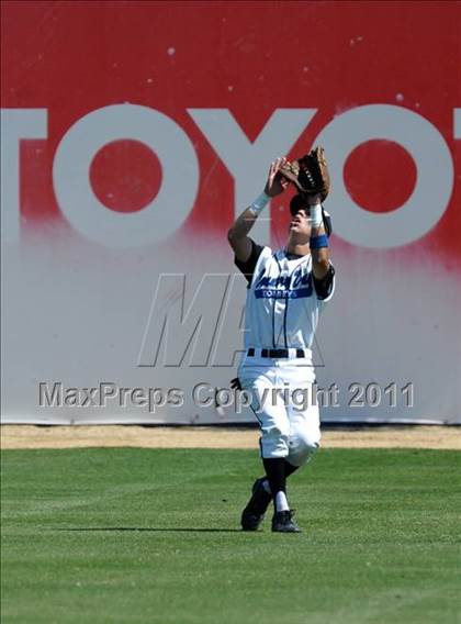 Thumbnail 1 in La Jolla Country Day vs Parker (CIF SDS D4 Final) photogallery.