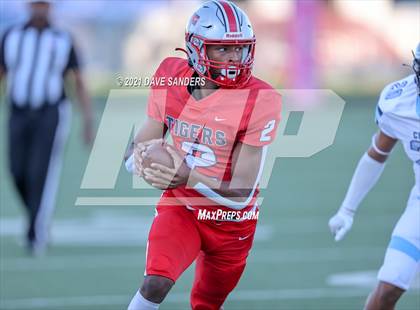 Thumbnail 3 in Fort Bend Clements @ Fort Bend Travis photogallery.