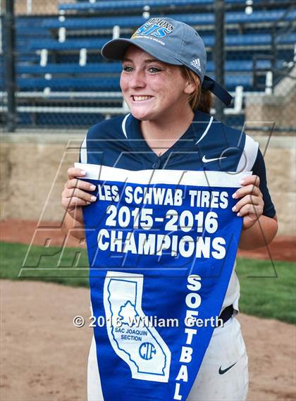 Thumbnail 2 in Bear River vs. Casa Roble  (CIF SJS D4 Final) photogallery.
