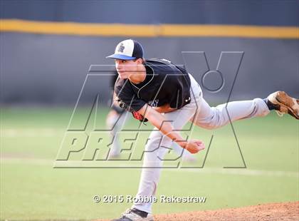 Thumbnail 2 in Crandall vs. Spring Hill (UIL 4A Region II Area Playoff) photogallery.