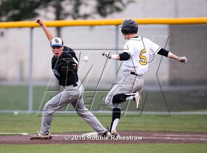 Thumbnail 3 in Crandall vs. Spring Hill (UIL 4A Region II Area Playoff) photogallery.