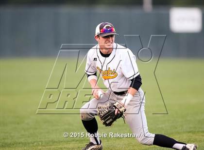 Thumbnail 2 in Crandall vs. Spring Hill (UIL 4A Region II Area Playoff) photogallery.