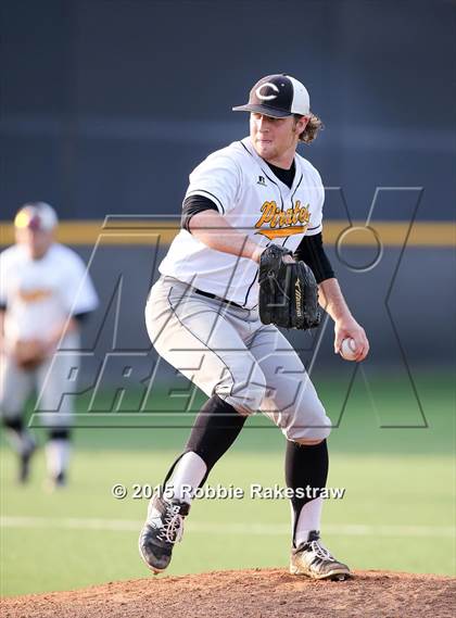 Thumbnail 1 in Crandall vs. Spring Hill (UIL 4A Region II Area Playoff) photogallery.