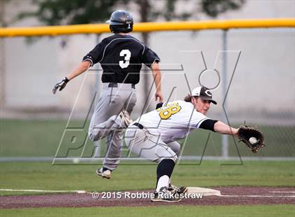 Thumbnail 1 in Crandall vs. Spring Hill (UIL 4A Region II Area Playoff) photogallery.