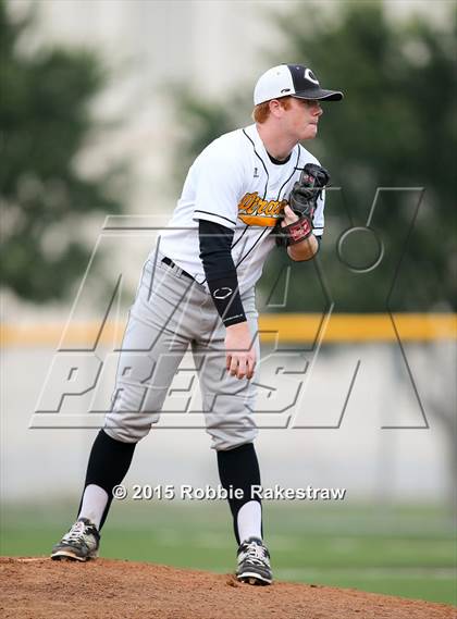 Thumbnail 1 in Crandall vs. Spring Hill (UIL 4A Region II Area Playoff) photogallery.