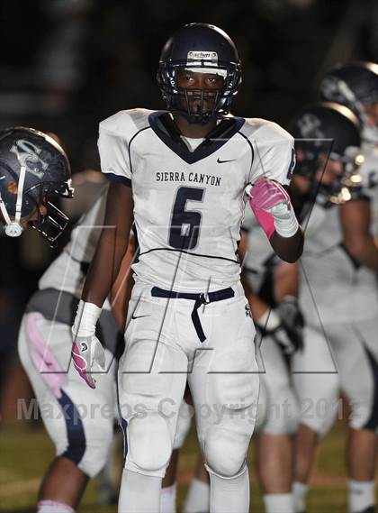Thumbnail 2 in Marshall vs. Sierra Canyon photogallery.