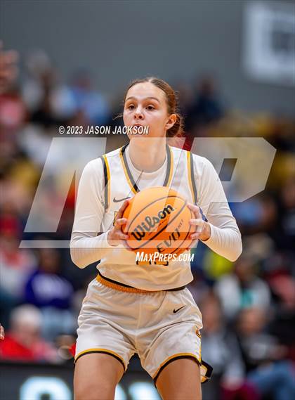 Thumbnail 3 in Red Springs vs Fairmont (Robeson County Shootout) photogallery.
