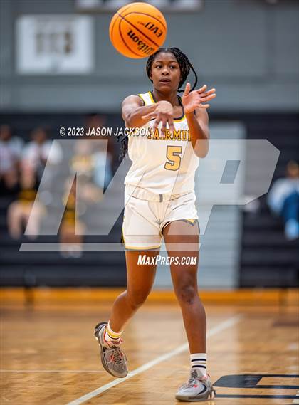 Thumbnail 2 in Red Springs vs Fairmont (Robeson County Shootout) photogallery.