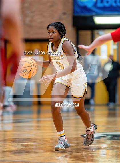 Thumbnail 2 in Red Springs vs Fairmont (Robeson County Shootout) photogallery.