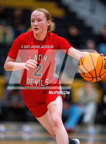Thumbnail 1 in Red Springs vs Fairmont (Robeson County Shootout) photogallery.